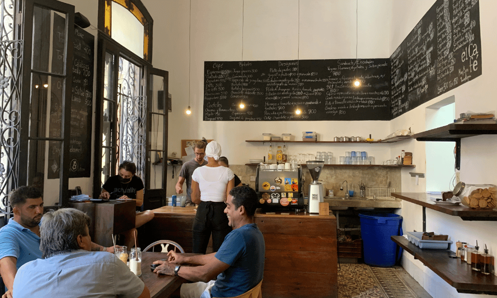 inside el cafe in havana 